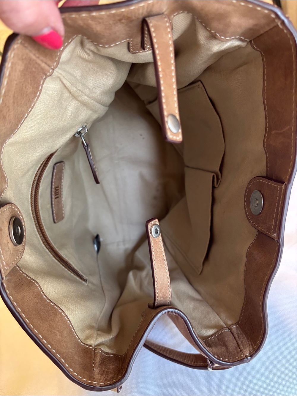 Classic Tan Leather Frye Shoulder Bag - Picture 9 of 14